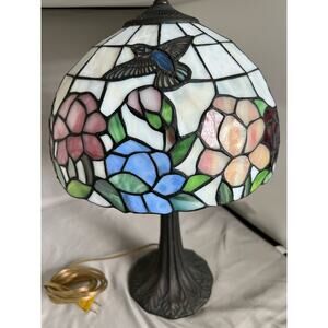 18” Tall Tiffany Lamp w/Hummingbirds. 12” Wide. No Cracks.